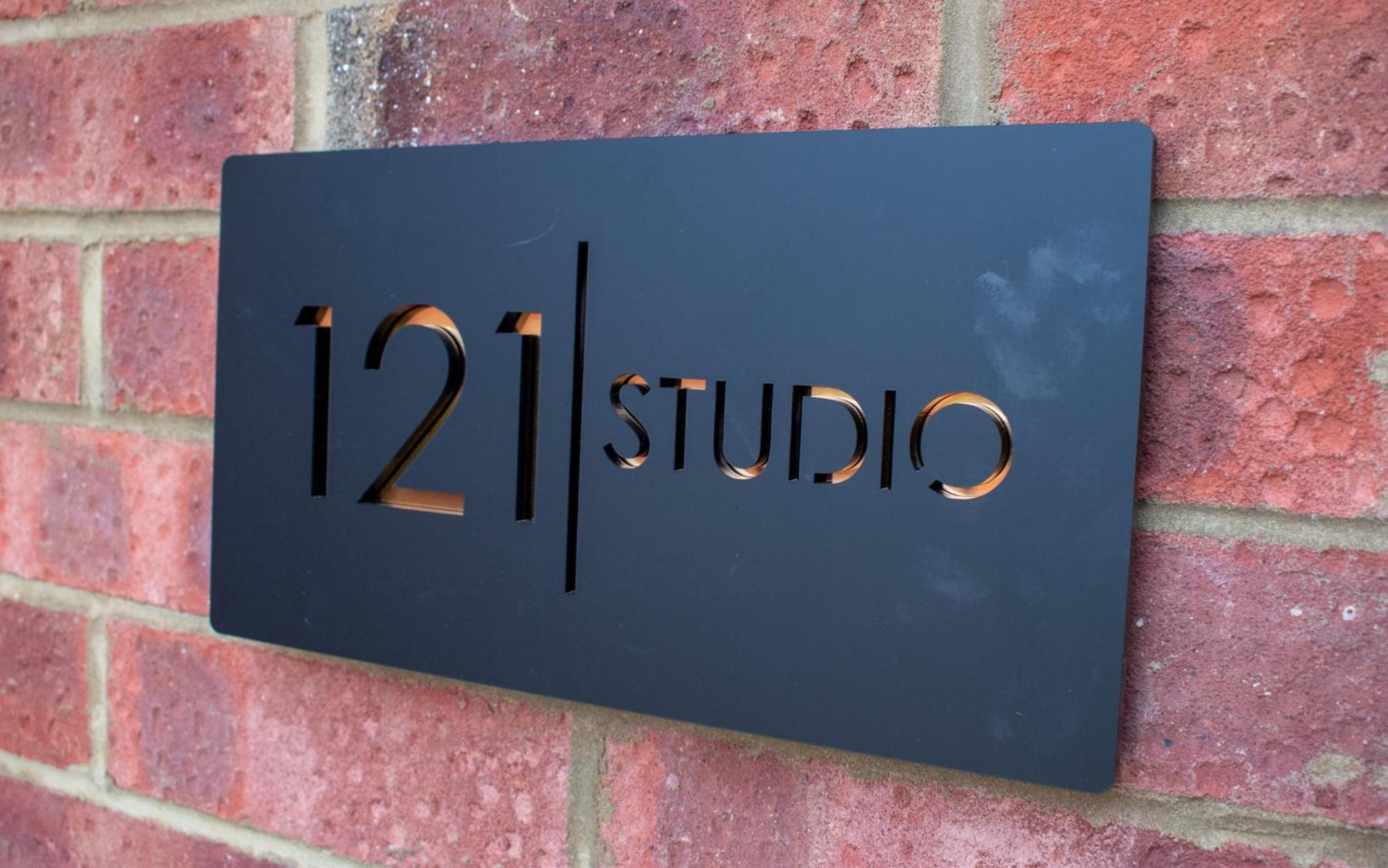 121 Studio - Central Studio Apartment, Terrace & Full Kitchen - Airport & Train Shuttle Bishop's Stortford Room photo
