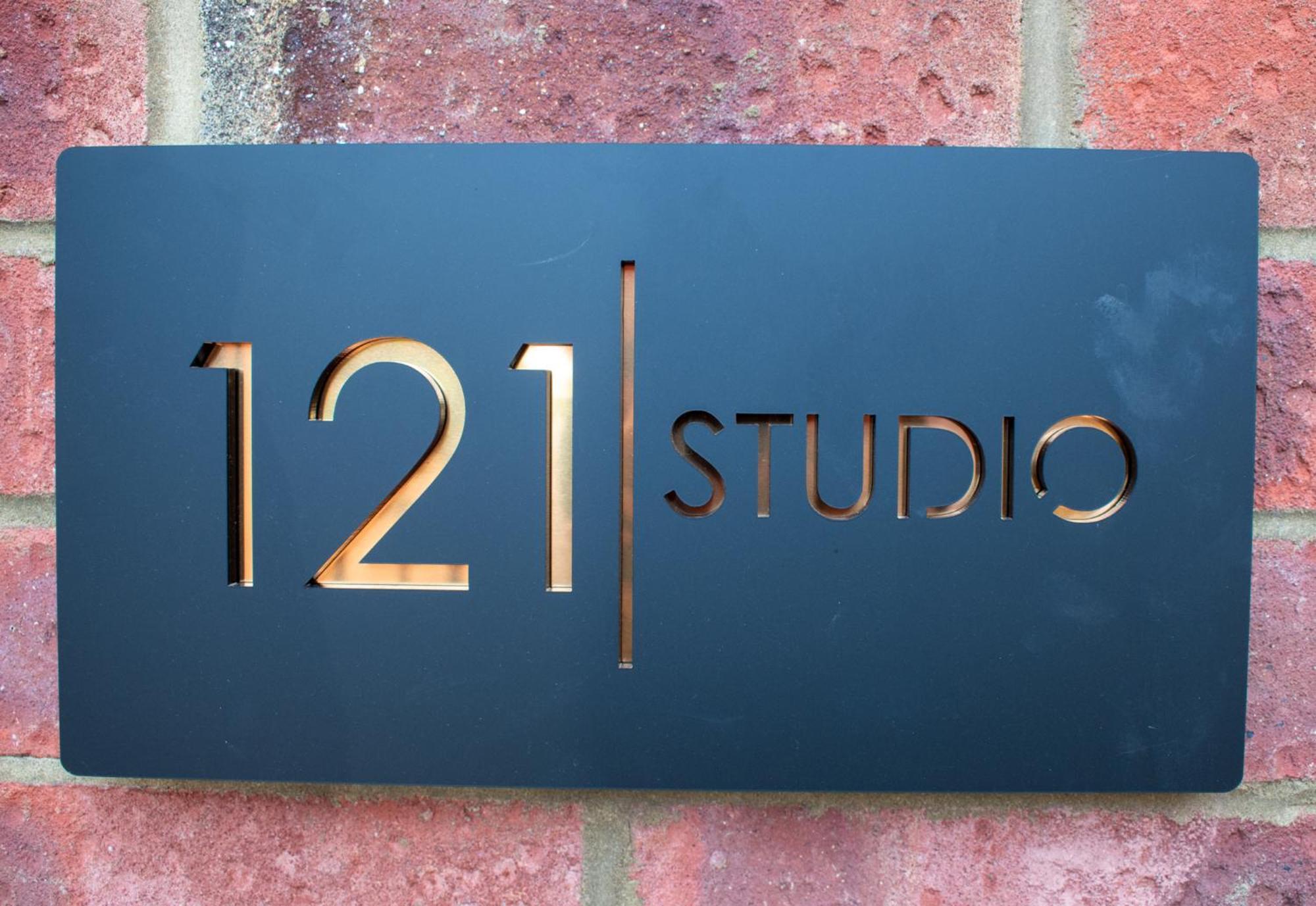 121 Studio - Central Studio Apartment, Terrace & Full Kitchen - Airport & Train Shuttle Bishop's Stortford Room photo